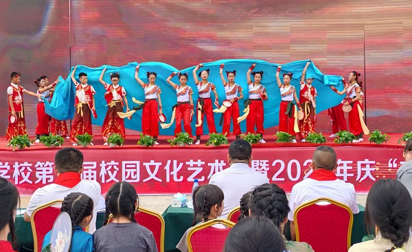 湖泉4.jpg 湖泉4.jpg